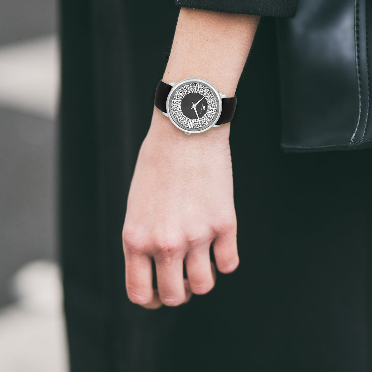 
                  
                    Damen Quarzuhr silber Echtleder schwarz
                  
                